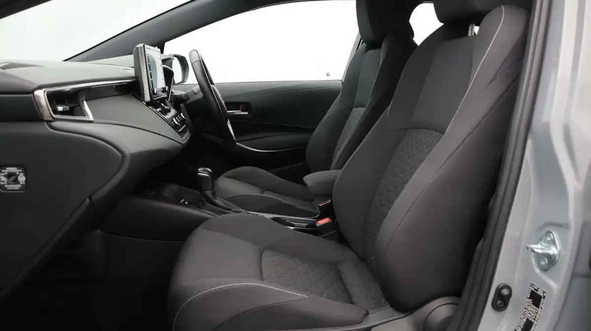 2021-toyota-corolla-18-vvt-i-icon-tech-spare-wheel-touring-sports-5d-big-14