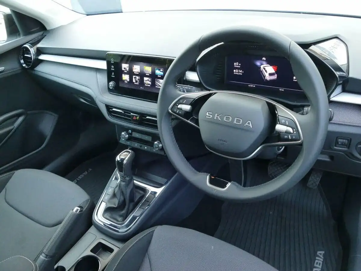 2025-skoda-fabia-10-tsi-design-edition-116ps-dsg-big-1