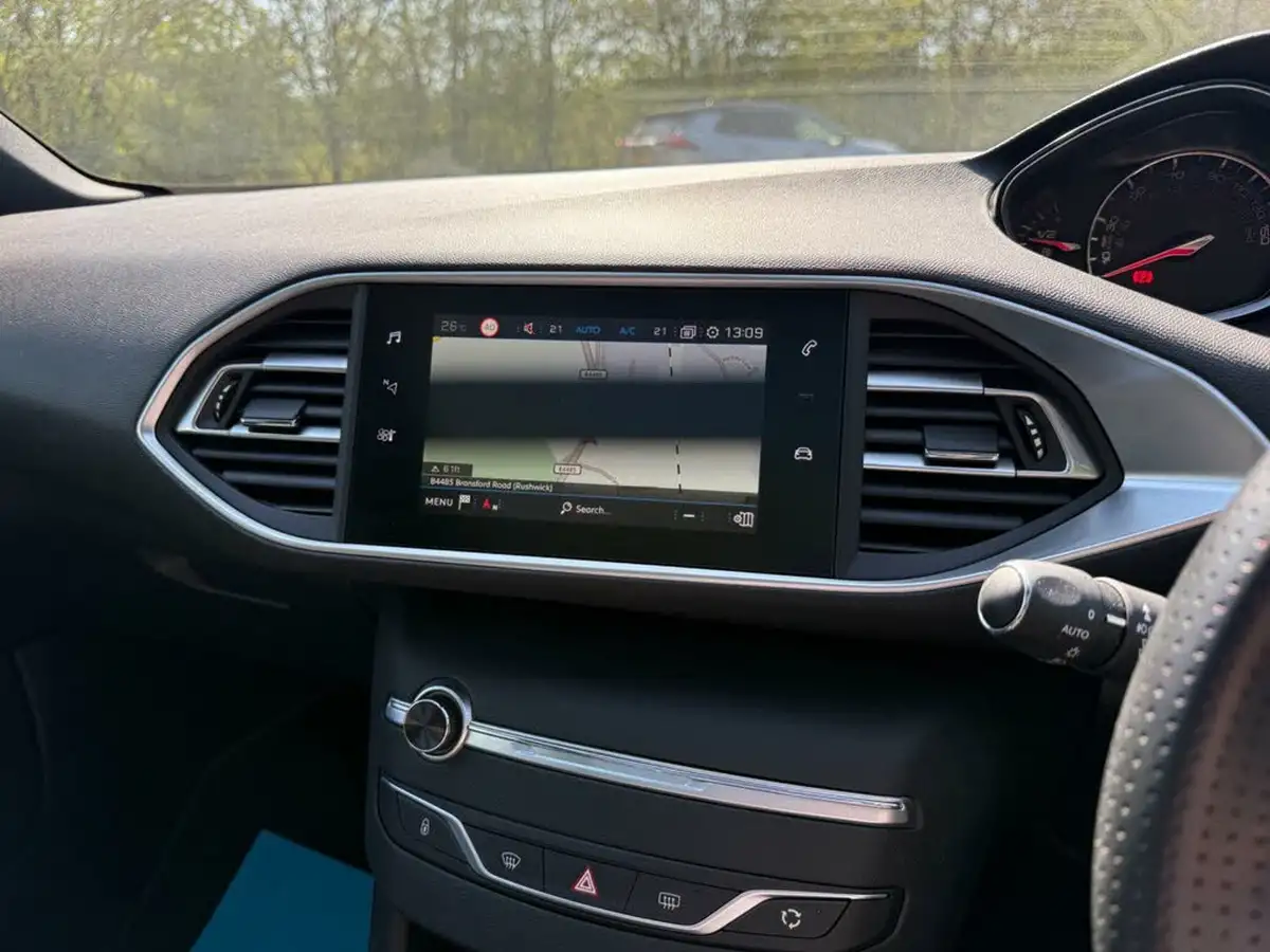 2020-peugeot-308-15-bluehdi-gt-line-big-15