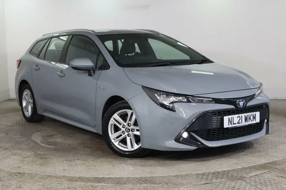 2021-toyota-corolla-18-vvt-i-icon-tech-spare-wheel-touring-sports-5d-big-4