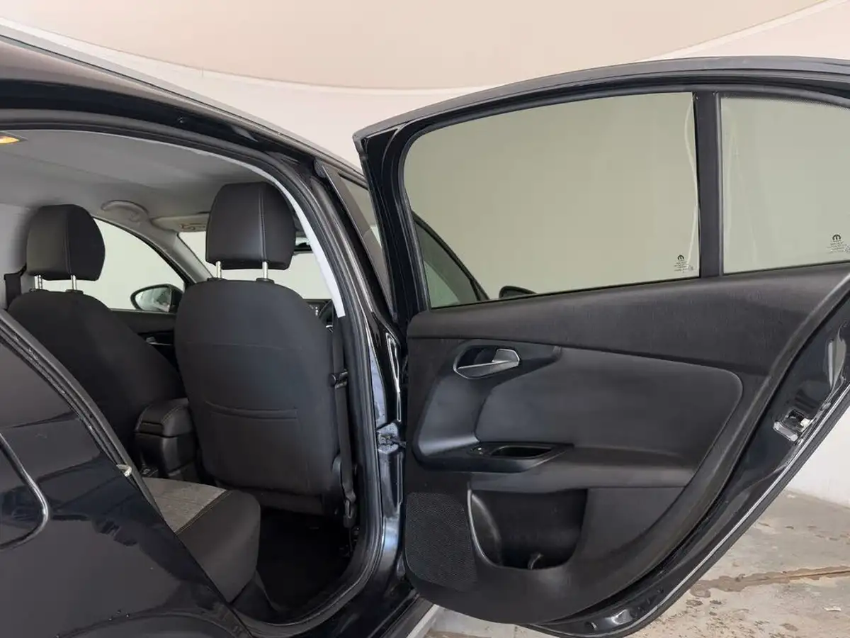 2021-fiat-tipo-10-cross-big-19