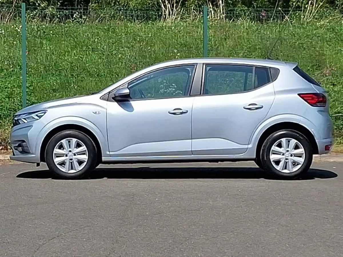2022-dacia-sandero-10-tce-comfort-90bhp-big-3