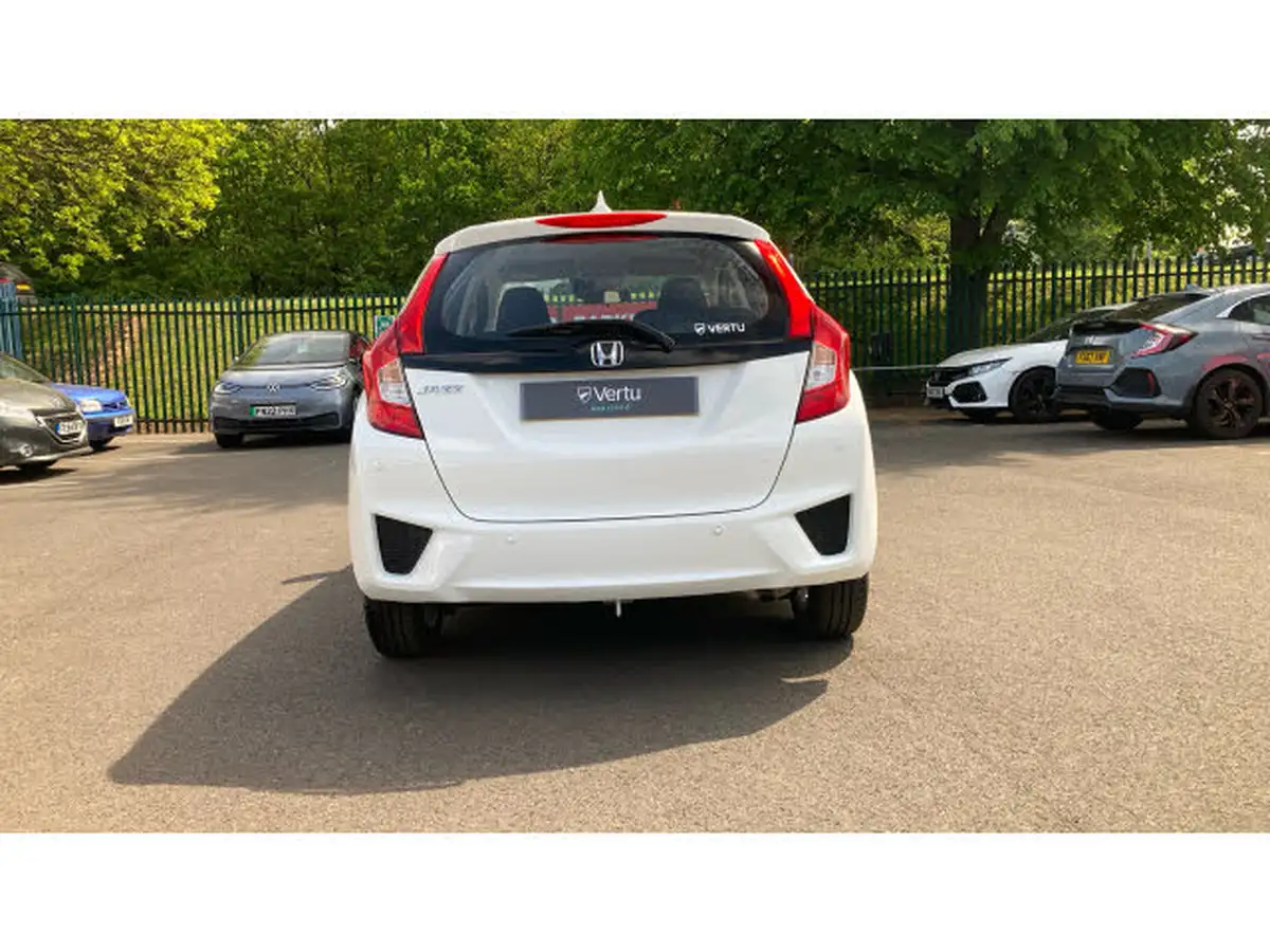2015-honda-jazz-13-i-vtec-se-big-41