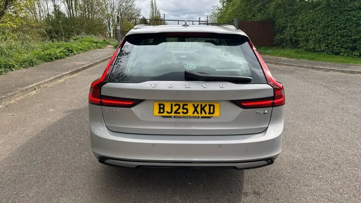 2025-volvo-v90-20-t6-plus-345bhp-dark-big-28