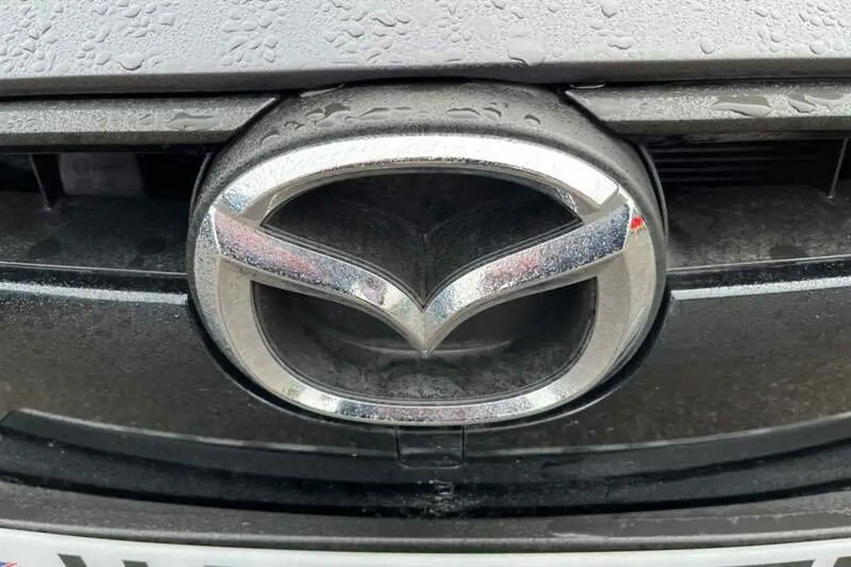 2023-mazda-mazda2-15-e-skyactiv-g-centre-line-big-29