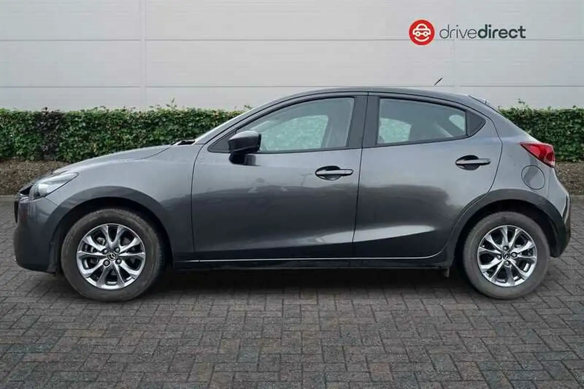 2023-mazda-mazda2-15-e-skyactiv-g-centre-line-big-5