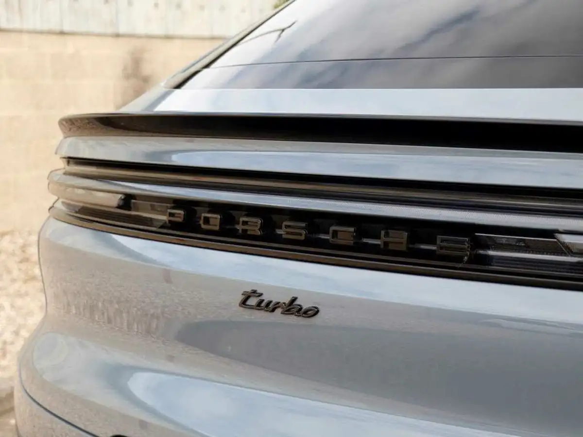 2024-porsche-cayenne-40-v8-turbo-e-hybrid-gt-package-coupe-big-28