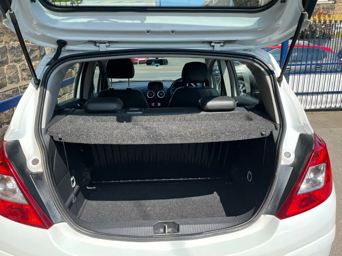 2014-vauxhall-corsa-12-excite-16v-vvt-85ps-ac-5d-big-8