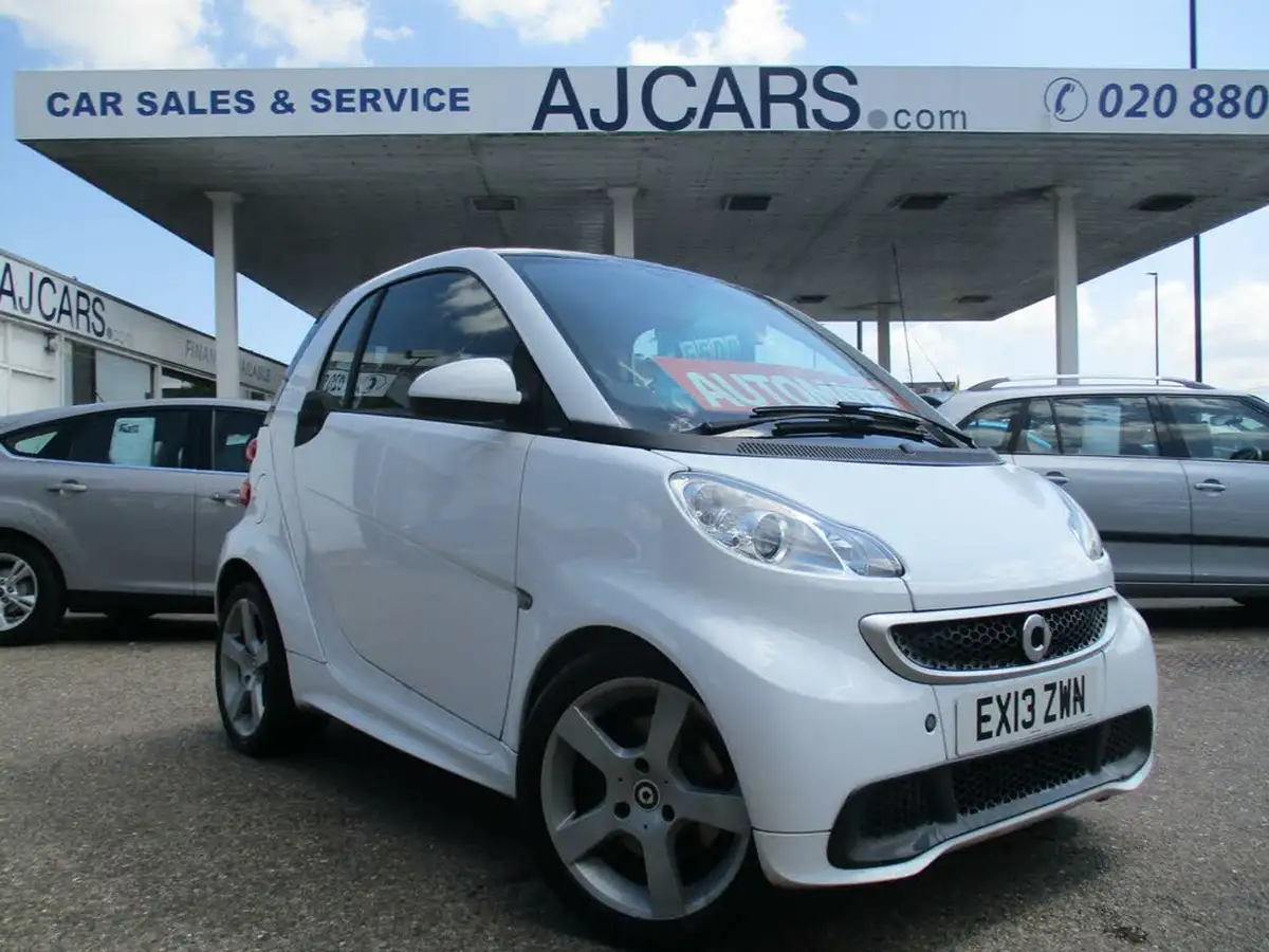 2013-smart-fortwo-10-passion-83bhp-coupe-big-0