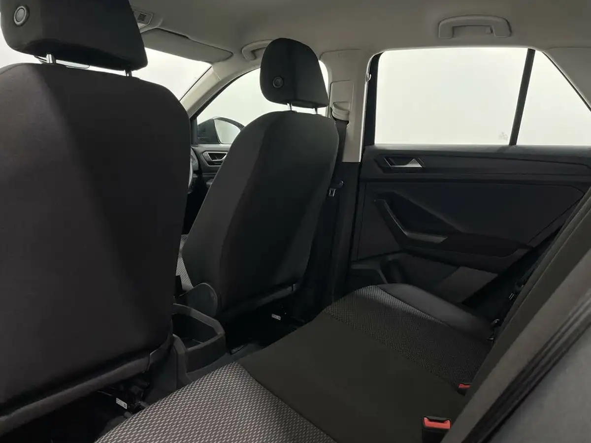2021-volkswagen-t-roc-20tdi-s-big-28