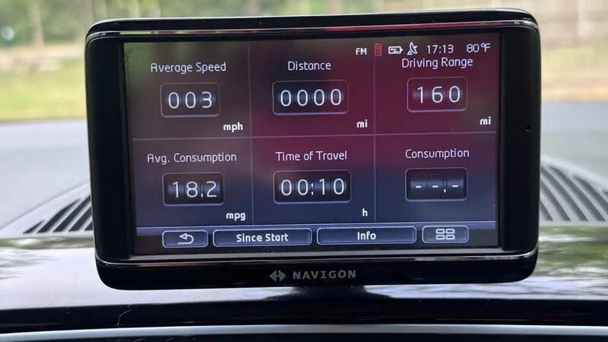 2012-volkswagen-up-10-high-up-5d-big-32