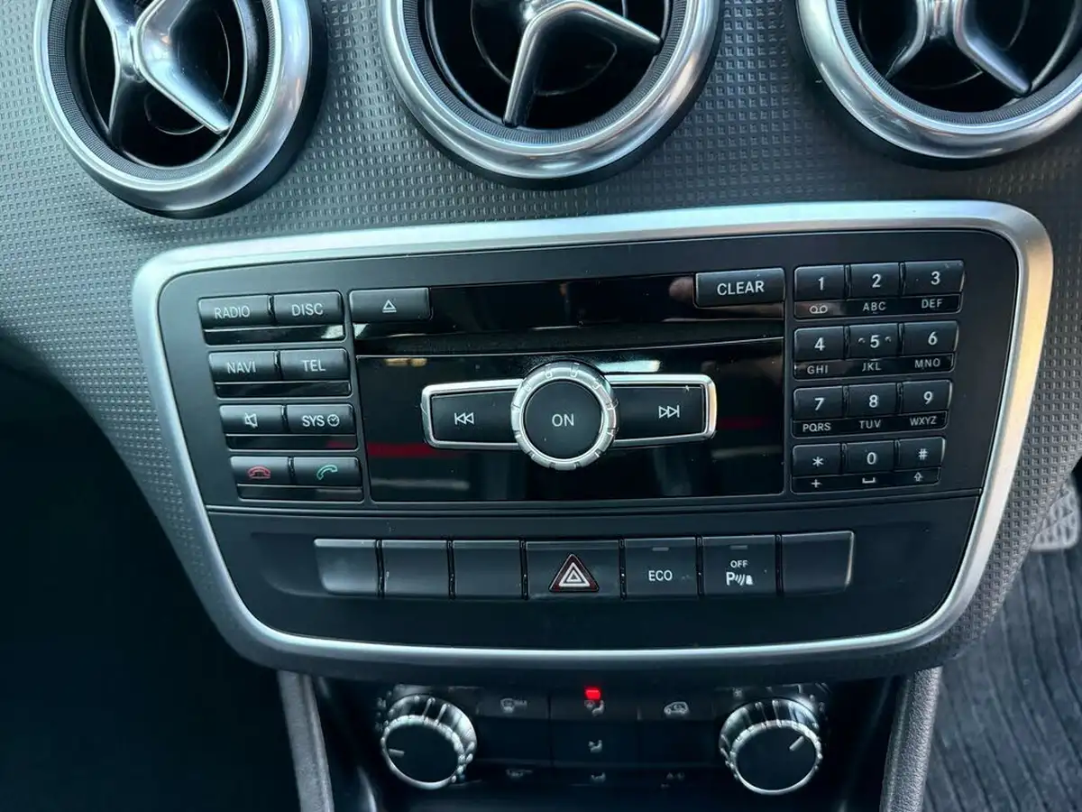 2014-mercedes-benz-a-class-16-a180-se-big-48