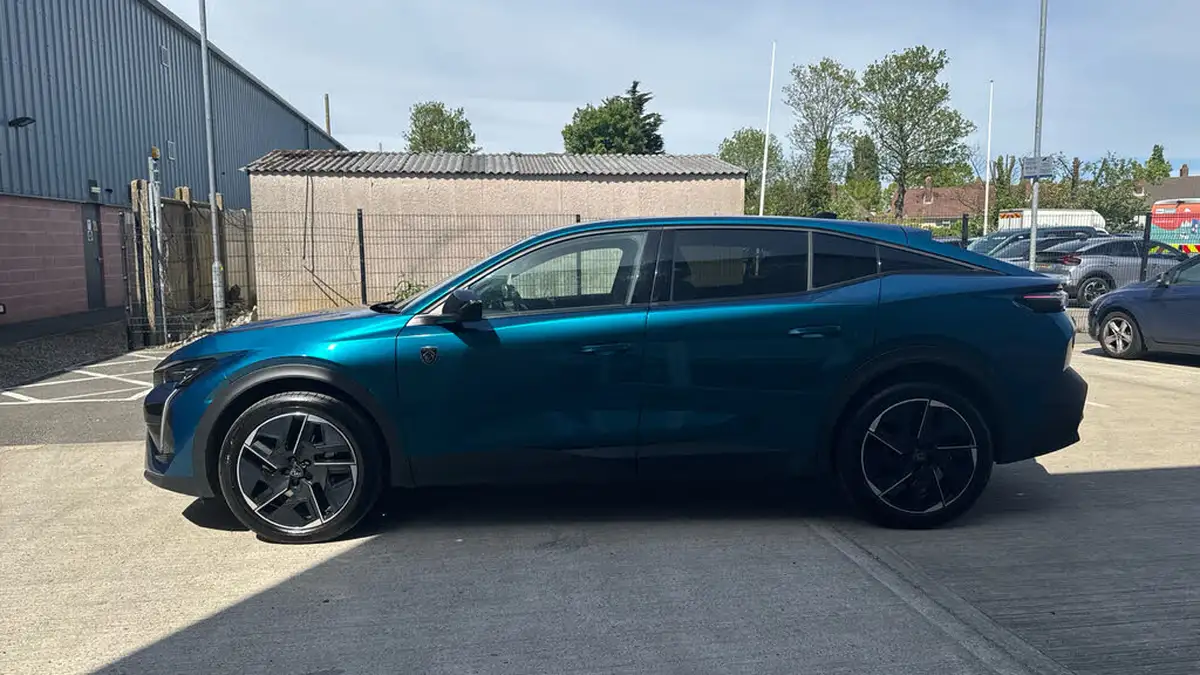 2023-peugeot-408-12-puretech-gt-130ps-ss-eat8-big-5