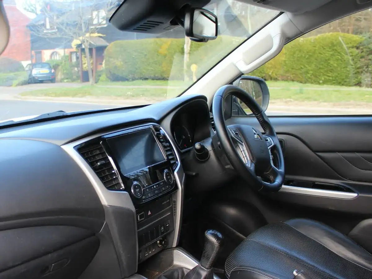 2021-mitsubishi-l200-22di-d-barbarian-big-8