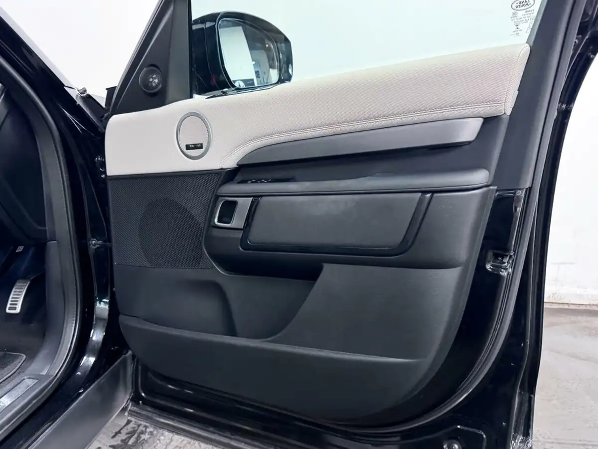 2021-land-rover-discovery-30-d250-r-dynamic-se-250ps-big-25