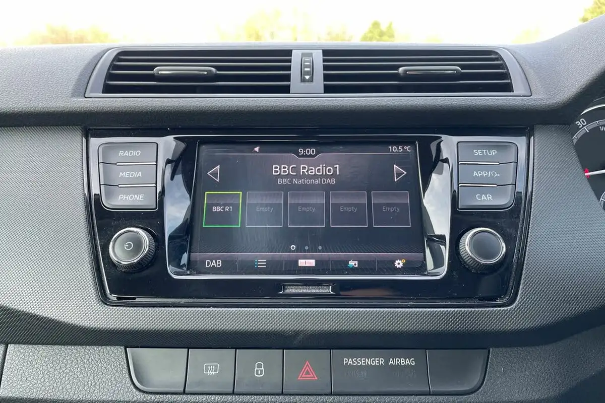 2019-skoda-fabia-10-tsi-colour-edition-big-29