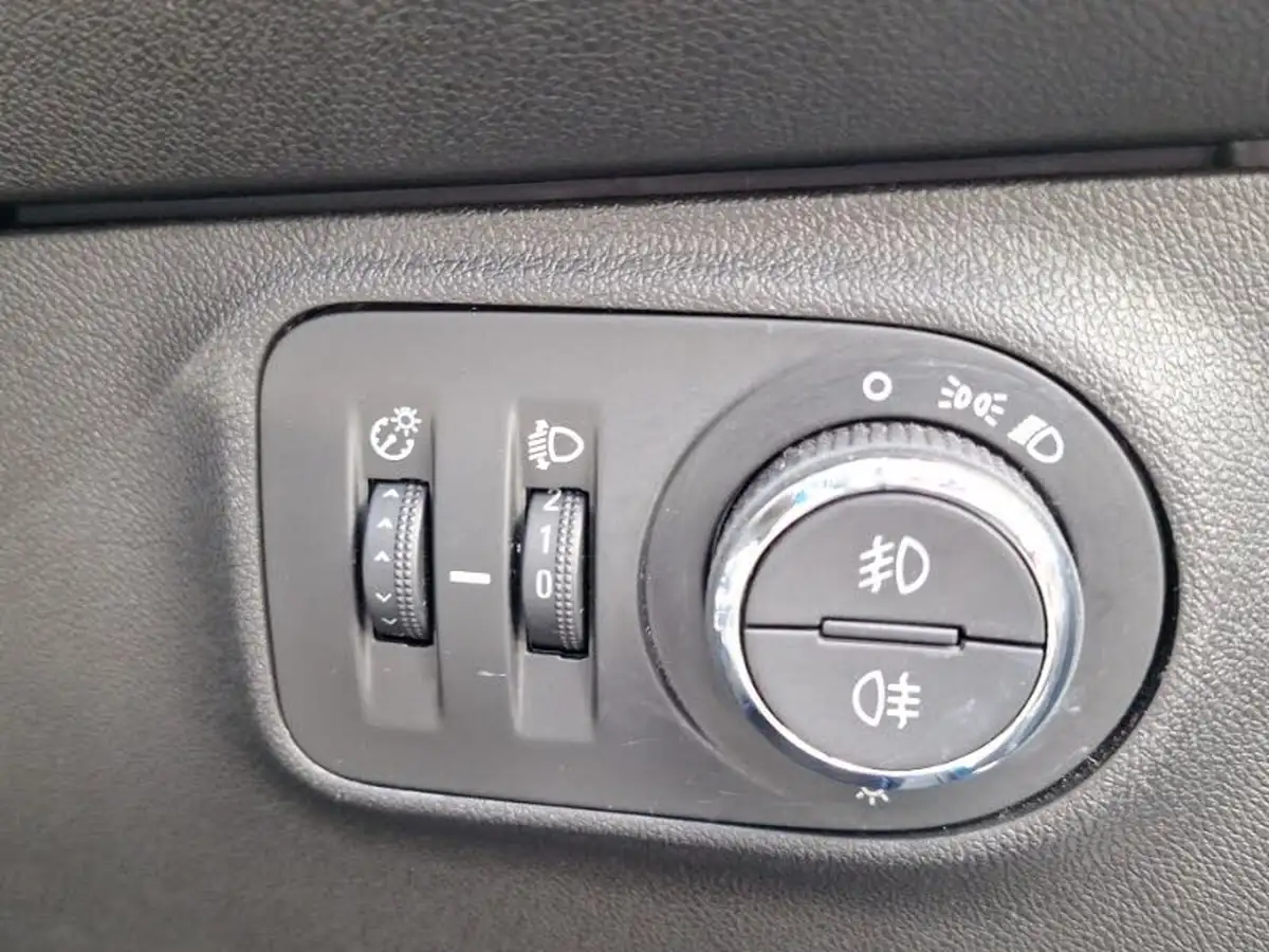 2019-vauxhall-corsa-14i-sri-vx-line-nav-black-90ps-5d-big-14