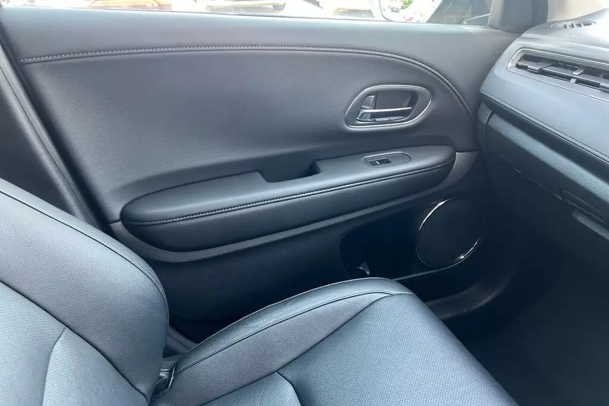 2019-honda-hr-v-15-i-vtec-ex-big-25