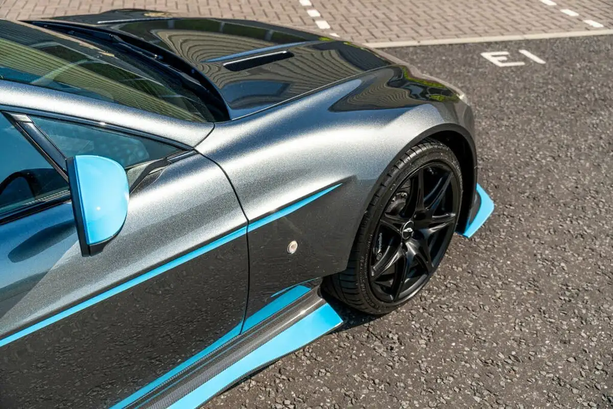 2017-aston-martin-vantage-47-gt8-sportshift-ii-big-4