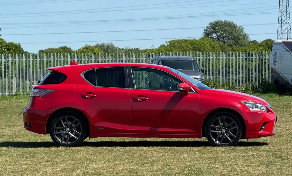 2015-lexus-ct-200h-18-advance-cvt-big-6