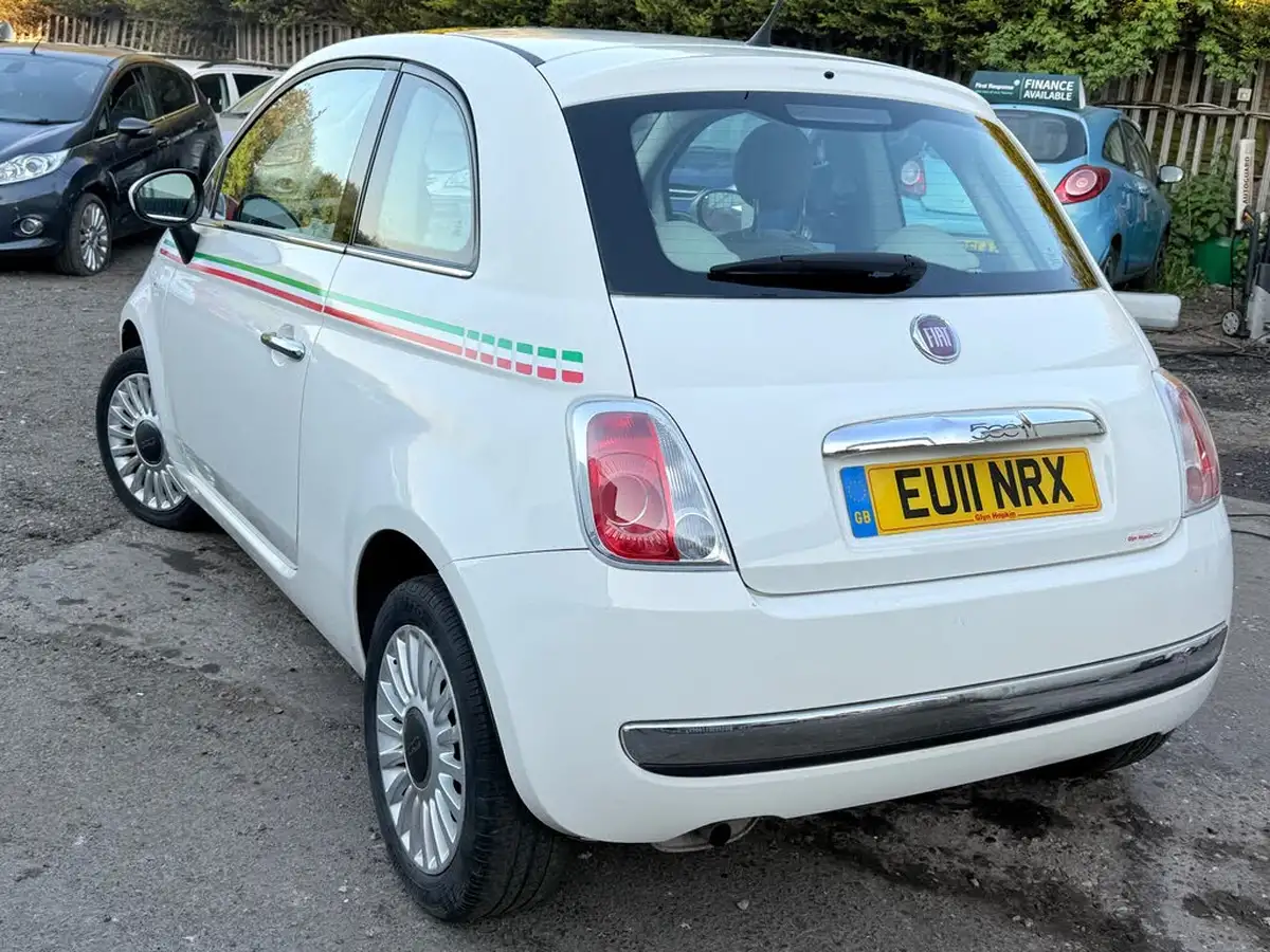 2011-fiat-500-12-lounge-big-3