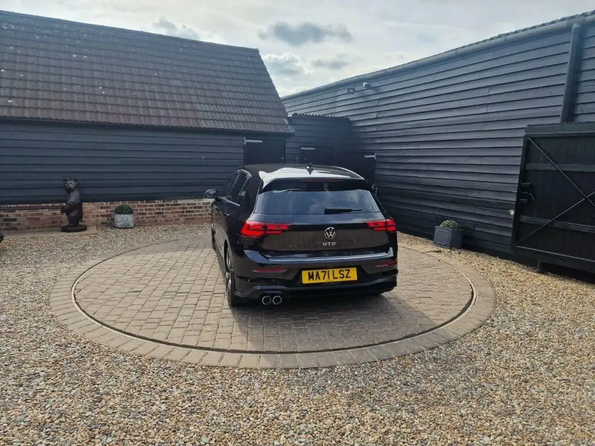 2021-volkswagen-golf-20tdi-gtd-big-32