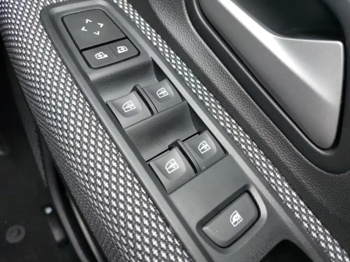 2023-dacia-sandero-10-tce-expression-90bhp-big-14