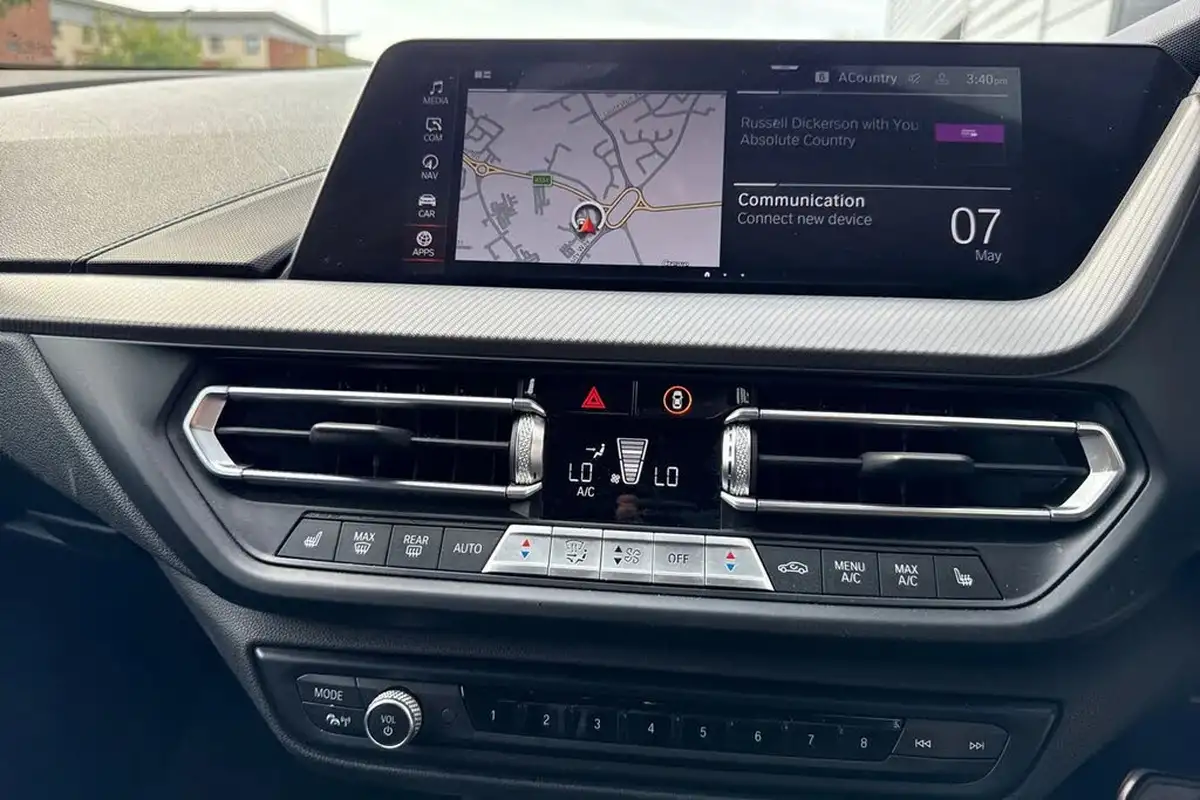 2021-bmw-1-series-20-m135i-xdrive-big-45