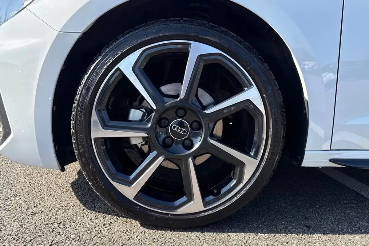 2024-audi-a1-10-30-tfsi-black-edition-116ps-s-tronic-big-11