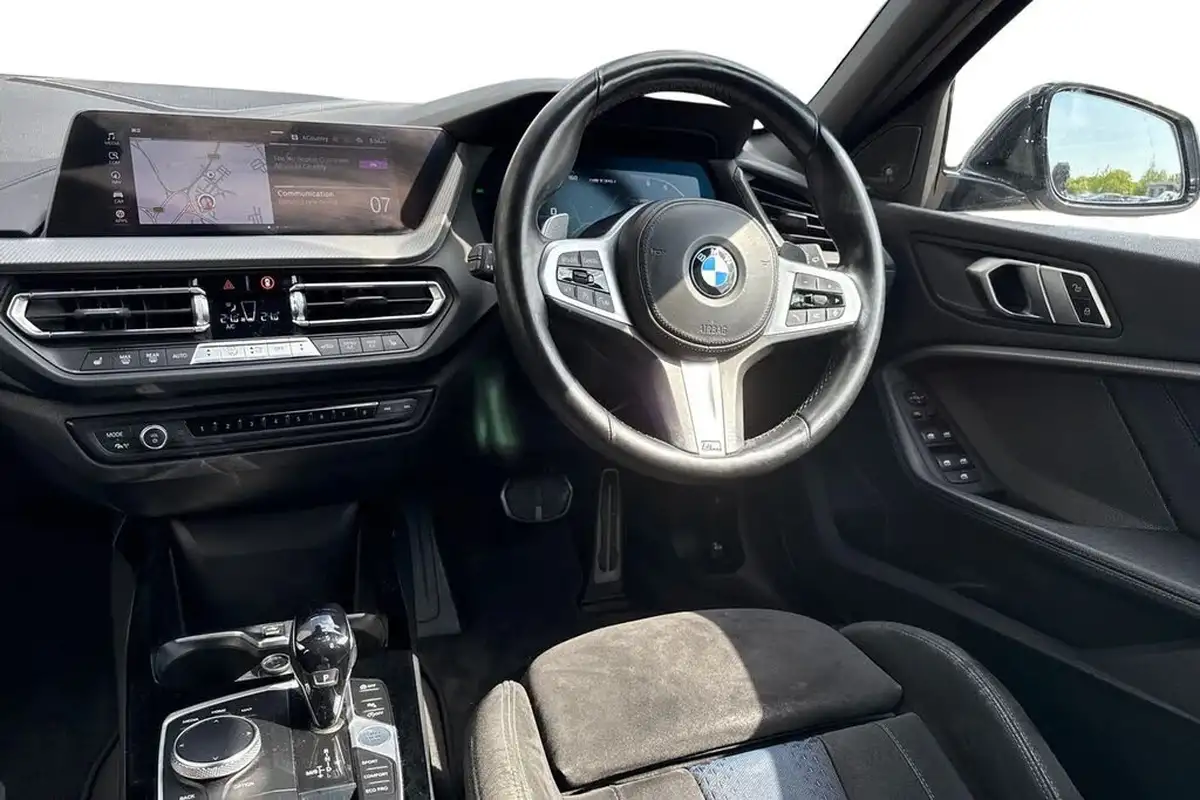 2021-bmw-1-series-20-m135i-xdrive-big-17