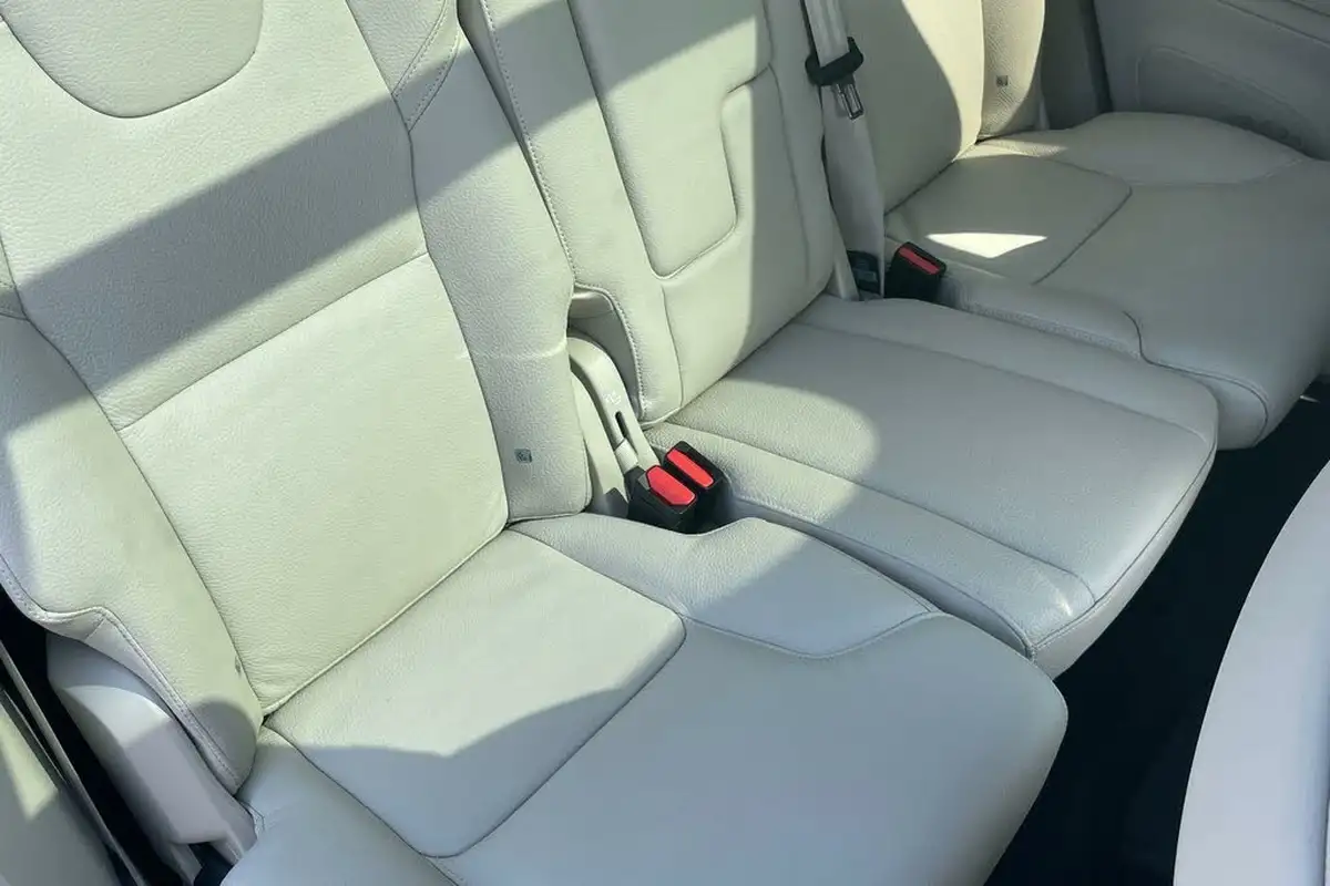 2024-volvo-xc90-20-t8-plus-big-25
