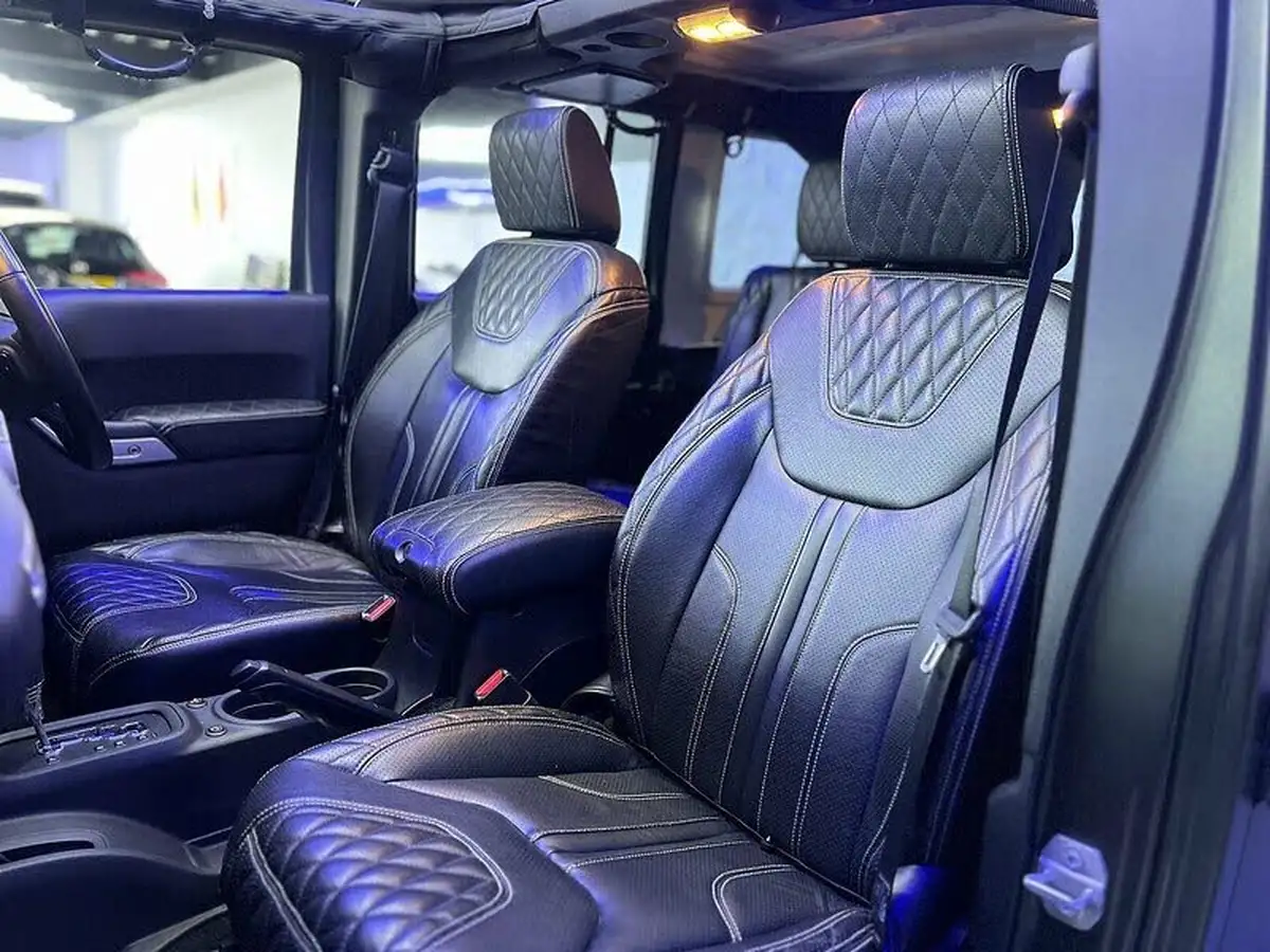2015-jeep-wrangler-28crd-sahara-5d-big-27