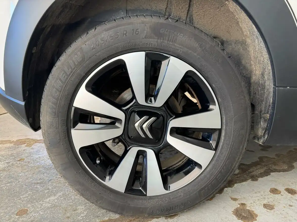 2023-citroen-c3-12-puretech-plus-110ps-eat6-big-33