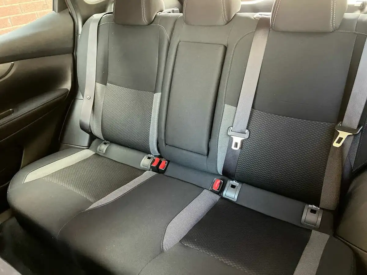 2018-nissan-qashqai-12-dig-t-n-connecta-big-39
