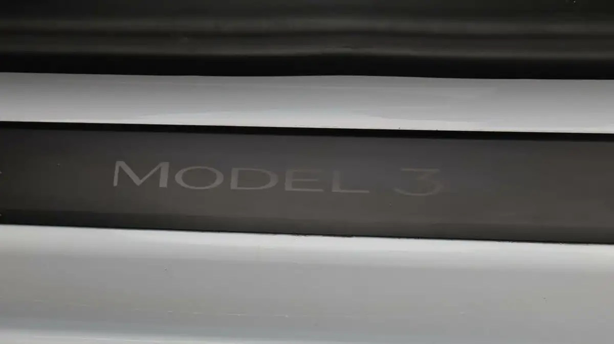 2022-tesla-model-3-e-long-range-big-20