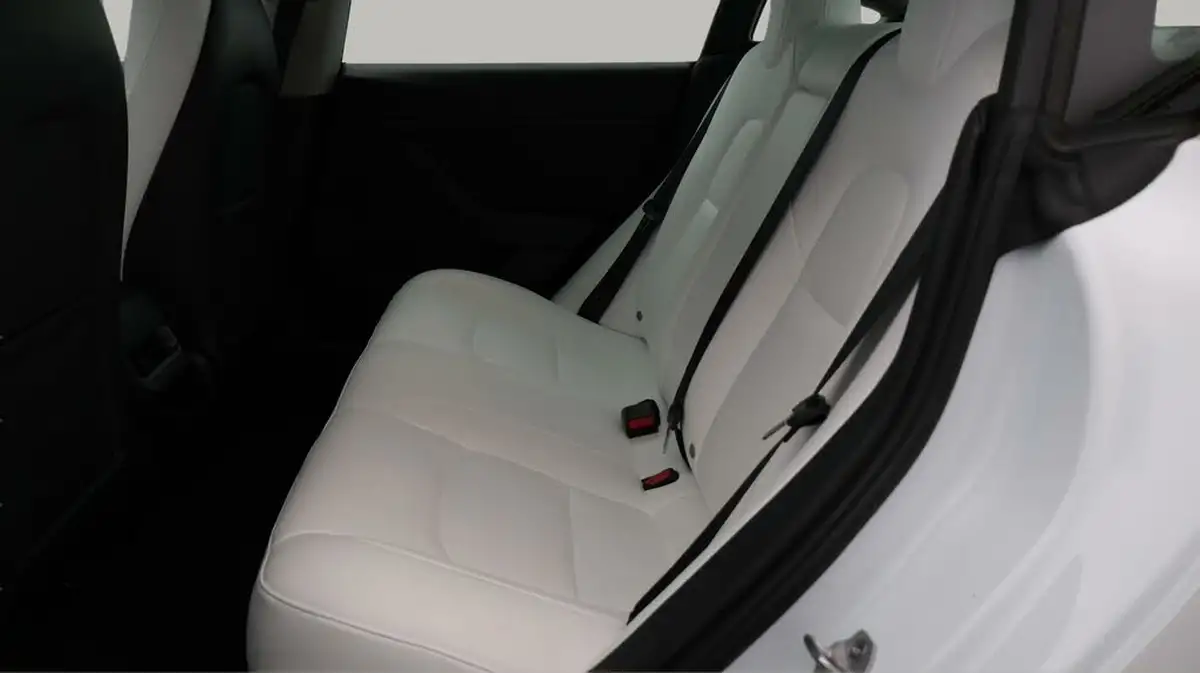 2022-tesla-model-3-e-long-range-big-16
