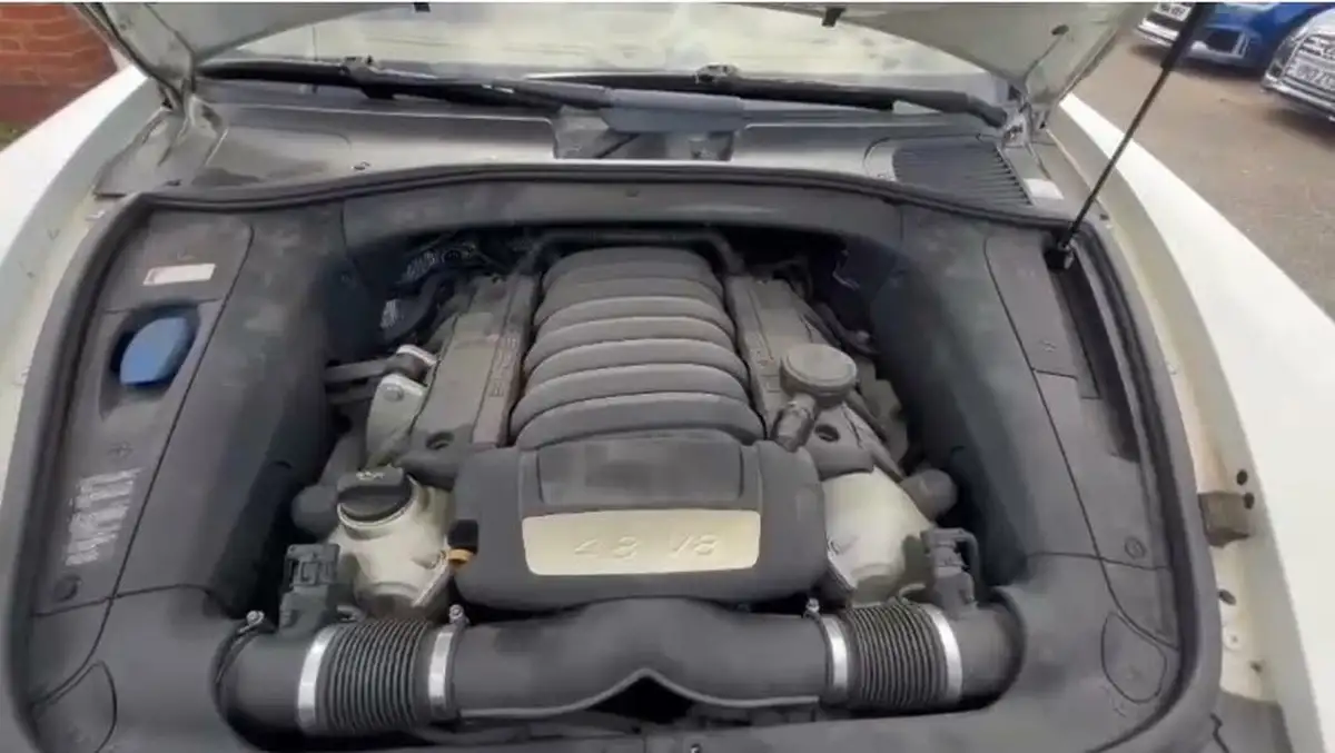 2010-porsche-cayenne-big-12
