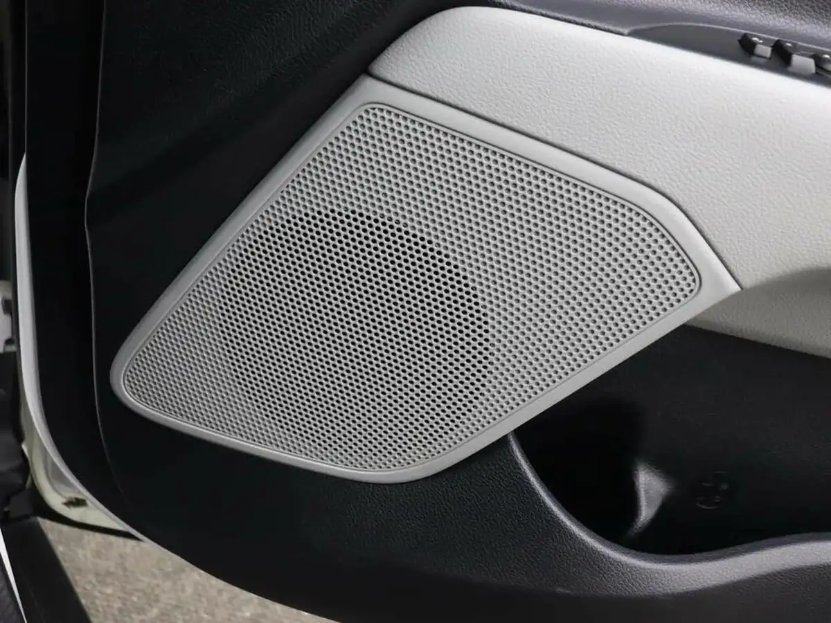 2020-kia-stonic-10-t-gdi-4-dct-big-33