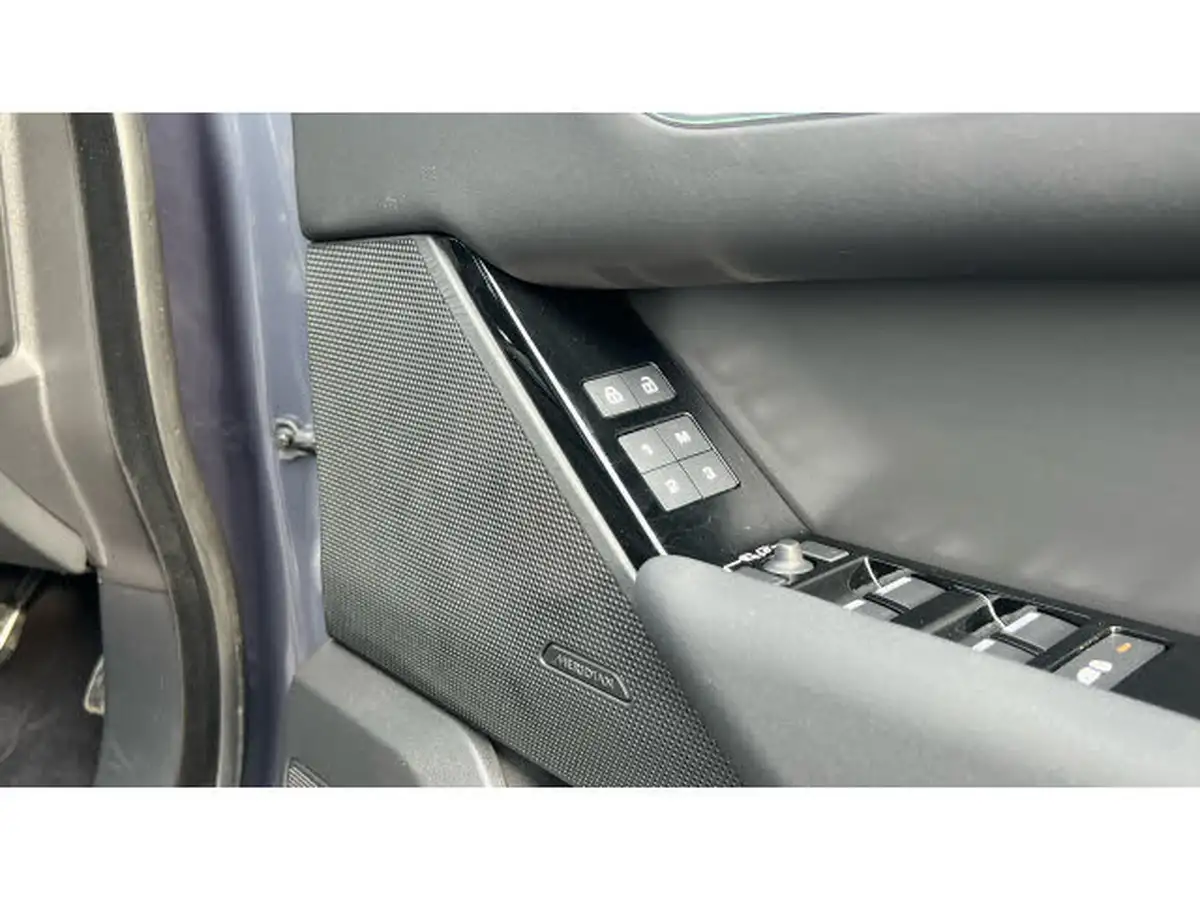 2023-land-rover-range-rover-velar-20-d200-dynamic-se-big-36
