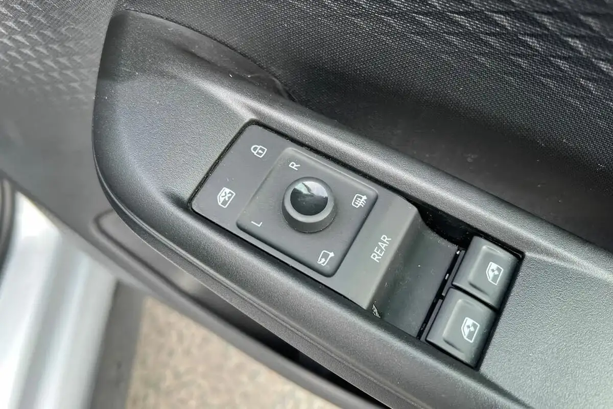 2022-cupra-born-e-v3-230ps-77kwh-e-boost-big-18