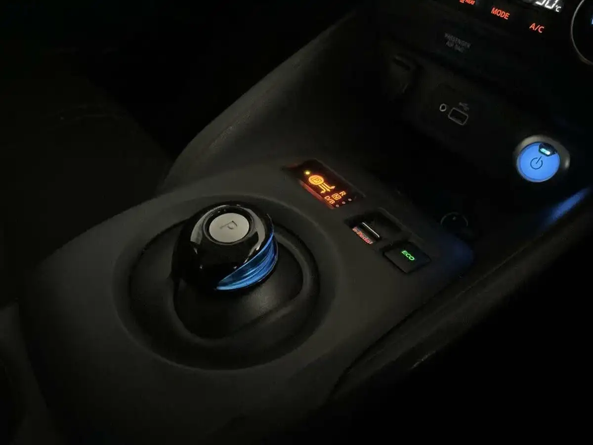 2022-nissan-leaf-e-acenta-39kwh-big-24