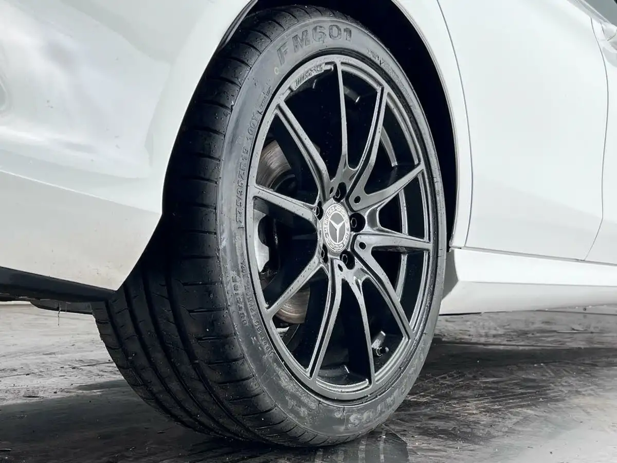 2019-mercedes-benz-e-class-20d-e220d-amg-line-edition-saloon-4d-big-9