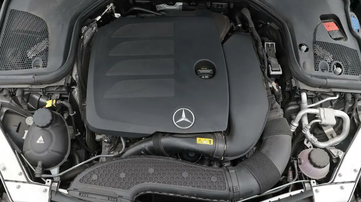 2022-mercedes-benz-e-class-20-e300-amg-line-premium-272ps-coupe-big-19