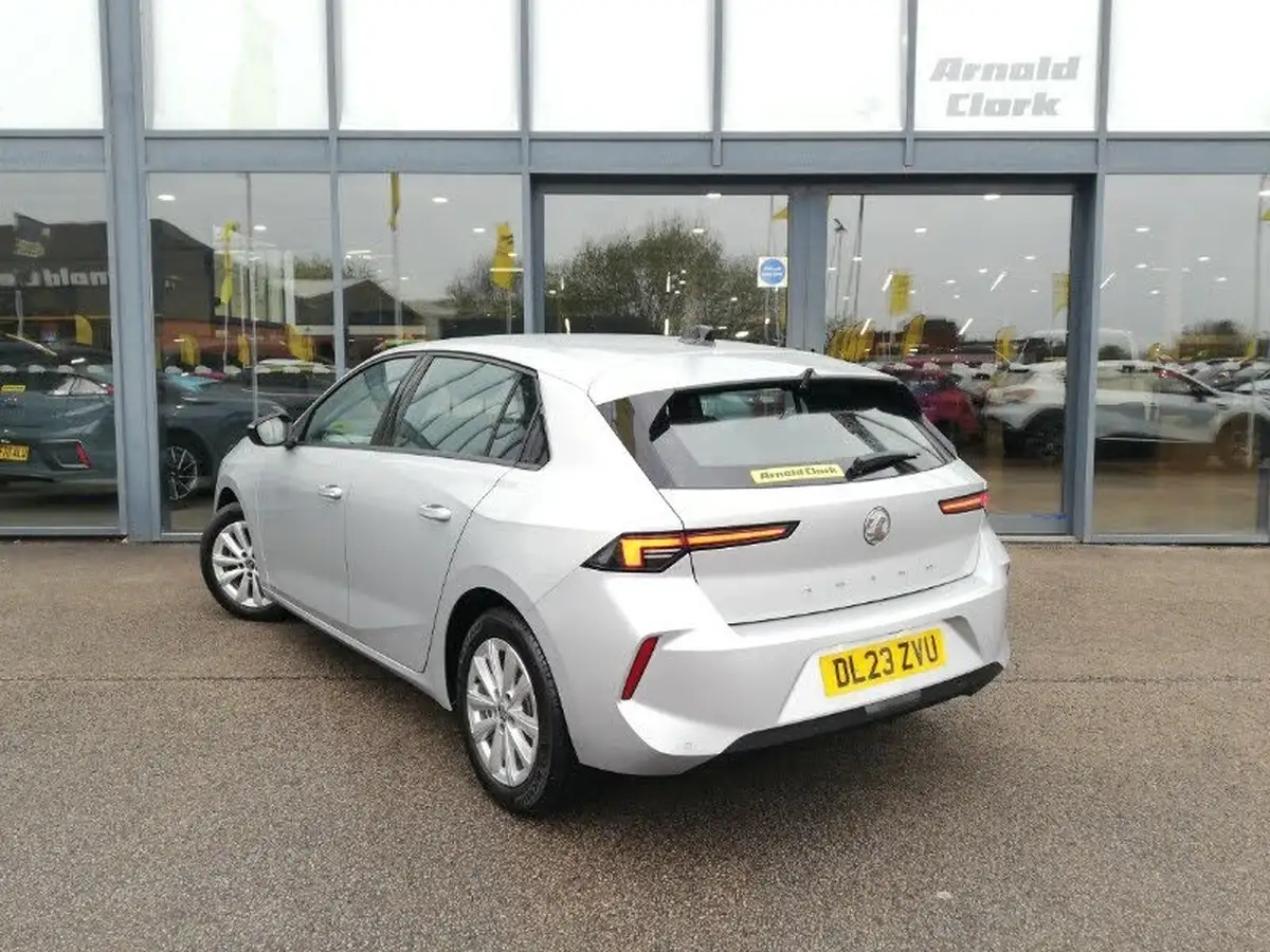 2023-vauxhall-astra-12-turbo-design-130ps-hatchback-big-1