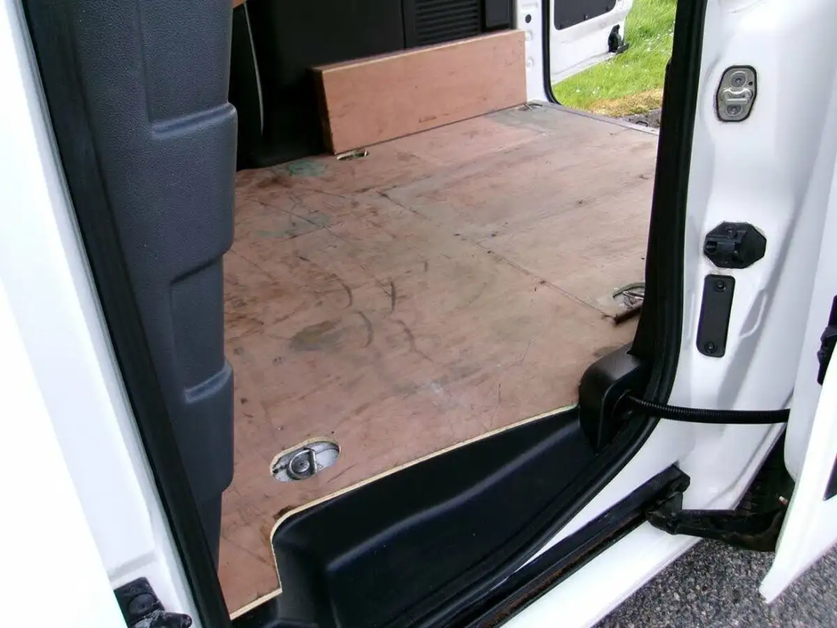 2016-citroen-berlingo-16td-l1-625-xtr-16hdi-90-panel-big-7