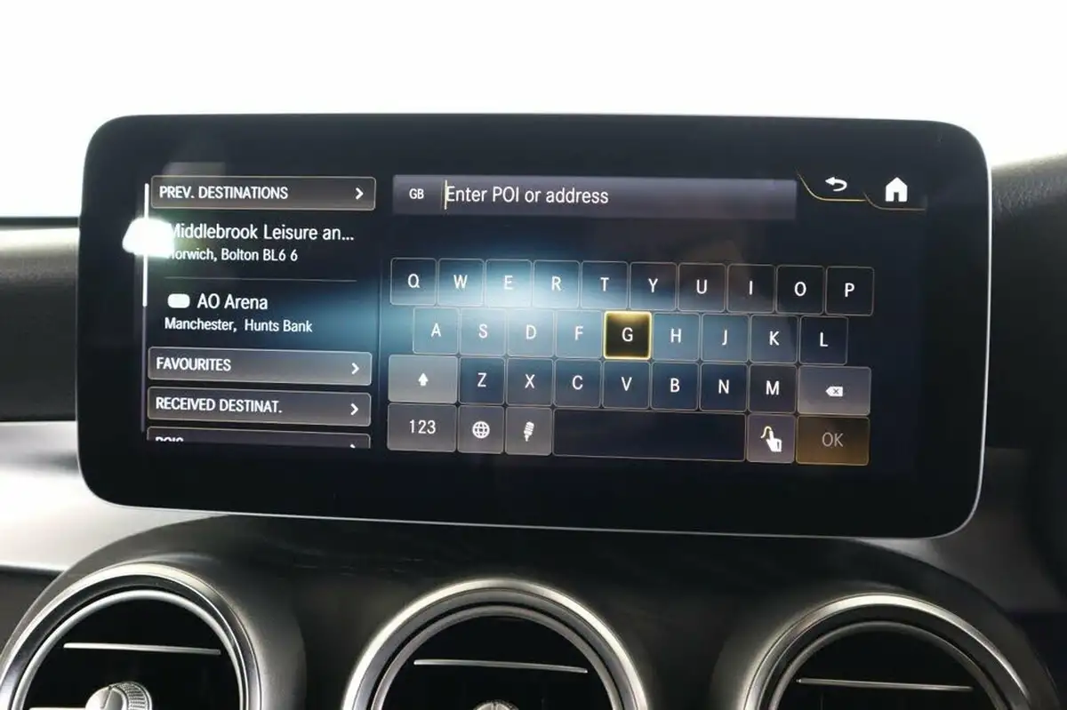 2019-mercedes-benz-glc-class-20d-glc220d-amg-line-premium-station-wagon-5d-big-31