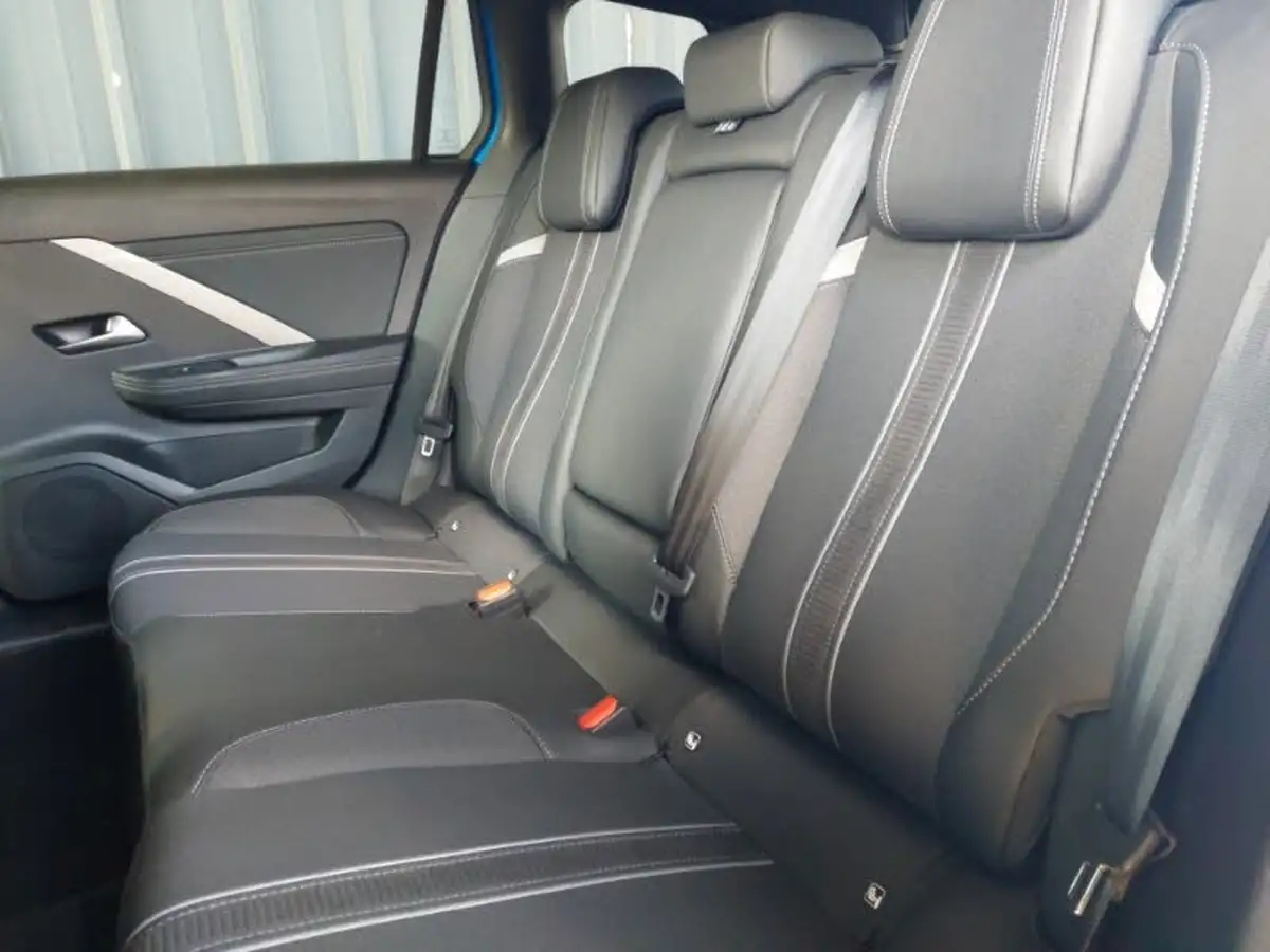 2024-vauxhall-astra-12-turbo-gs-130ps-sport-tourer-auto-big-5