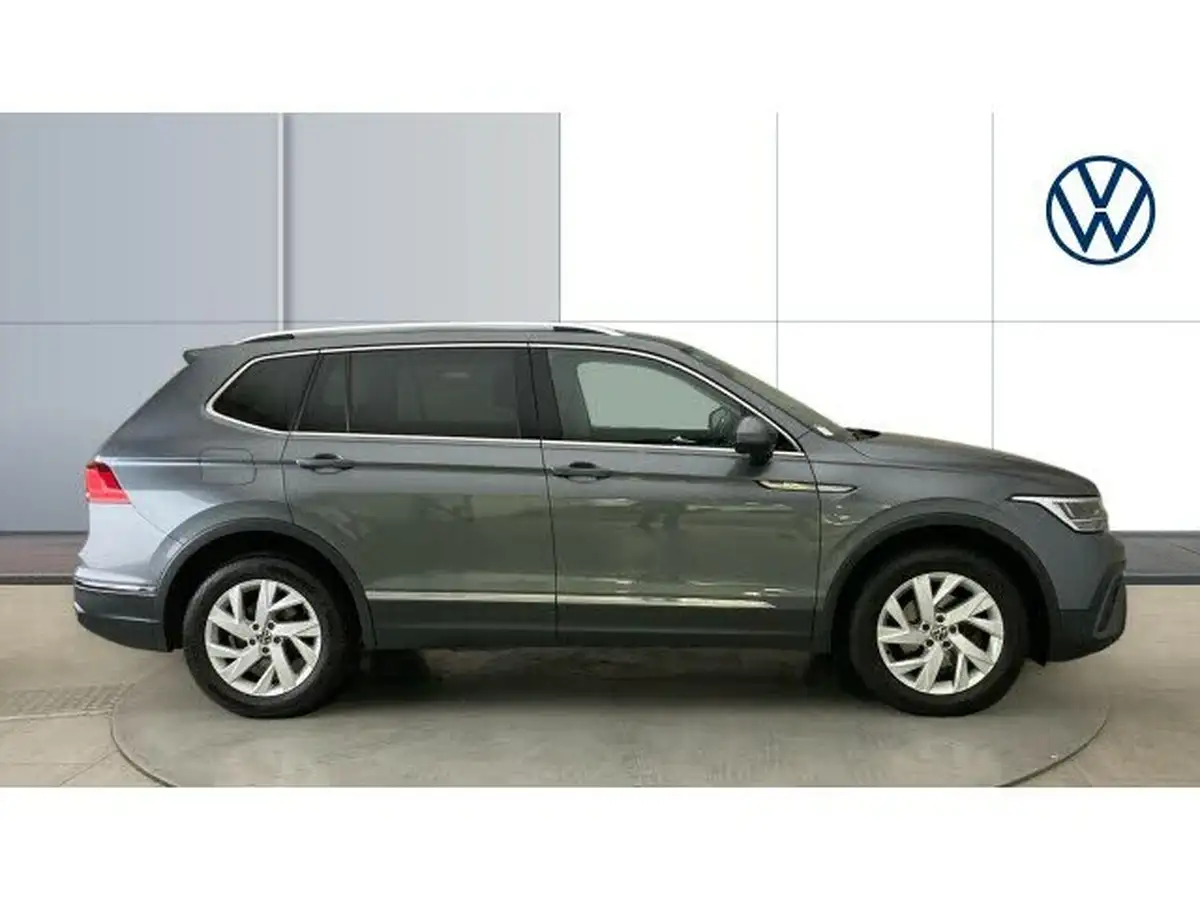 2023-volkswagen-tiguan-allspace-15-tsi-life-big-3