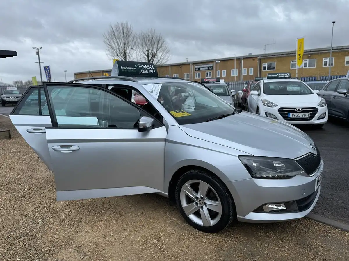 2015-skoda-fabia-12-tsi-se-l-109ps-estate-big-38