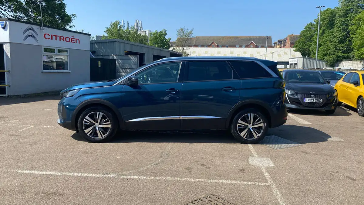 2022-peugeot-5008-suv-15-bluehdi-allure-premium-eat8-big-5